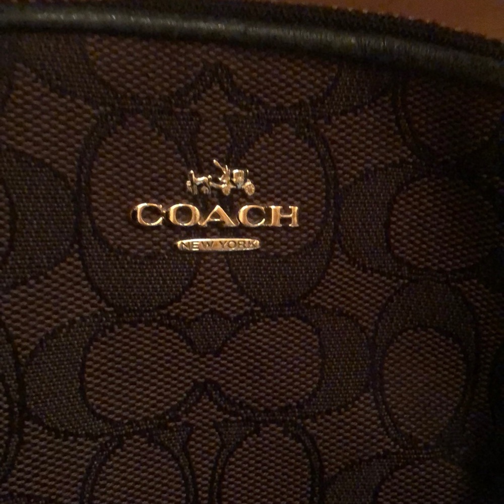 Coach hand bag.